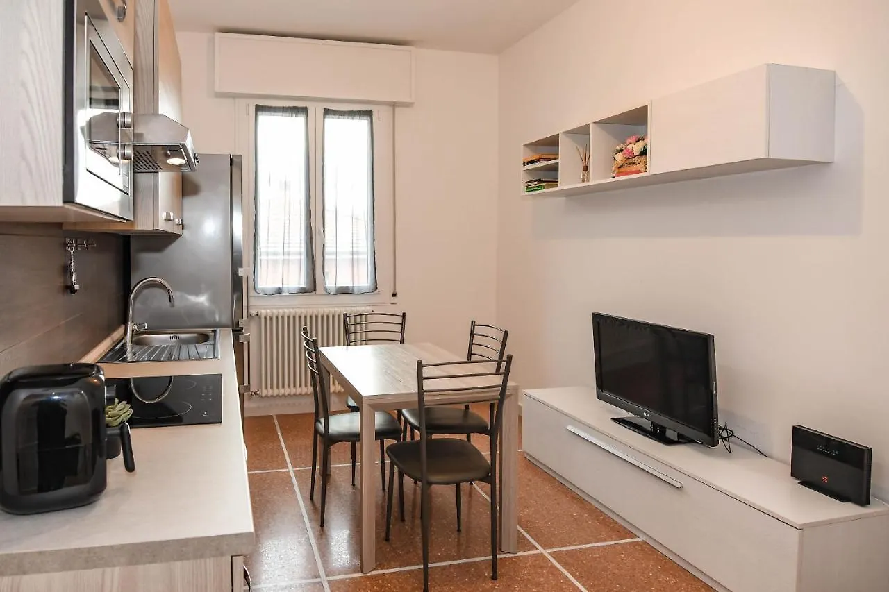 Fontanesi Suite Bologna 0*,